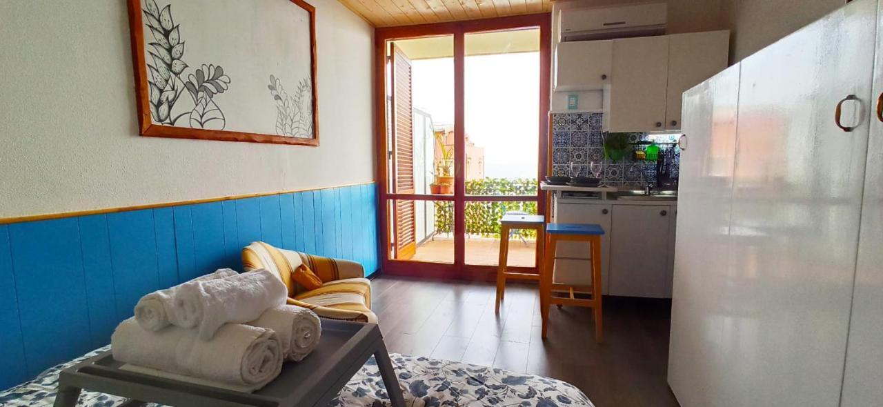 "Sea-See" Studio Taormina Center - Bellissima Vista Mare - Corner Kitchen Εξωτερικό φωτογραφία